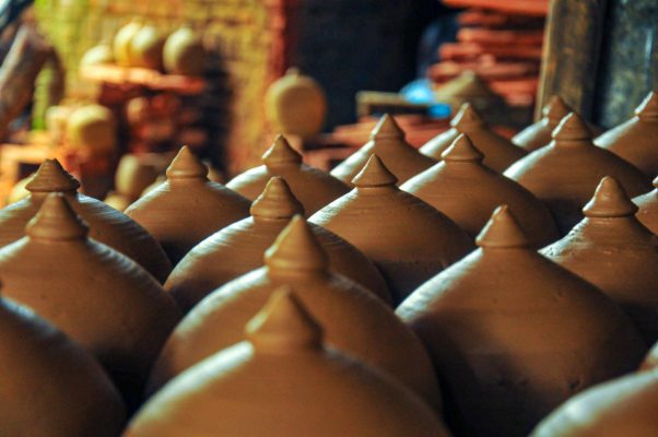 Experience a premium Hoi An cultural heritage tour combining the traditional Thanh Ha Pottery Village and the historic Hoi An Ancient Town. This private Hoi An tour offers authentic craftsmanship, cultural storytelling, and a relaxed countryside experience—perfect for travelers seeking the best Hoi An cultural experience.