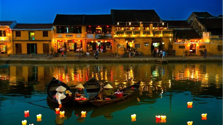 Book a private Hoi An cultural tour to explore Tra Que Vegetable Village, Hoi An Silk Village, and Ancient Town UNESCO site. Authentic countryside experience with local culture and history. From $50/pax.