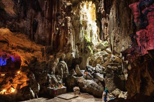 Explore Da Nang City Tour with Lady Buddha, Marble Mountains, Am Phu Cave & Han Market. Half-day experience from $15 with hotel pickup.