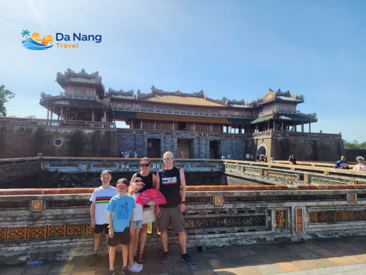 Explore Hai Van Pass and Hue with a visit to Thien Mu Pagoda, scenic mountain roads, imperial heritage, ancient temples and unforgettable cultural landscapes. ✅