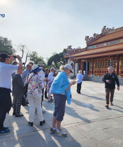 Explore Hai Van Pass and Hue with a visit to Thien Mu Pagoda, scenic mountain roads, imperial heritage, ancient temples and unforgettable cultural landscapes. ✅