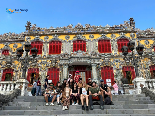 Explore Hai Van Pass and Hue with a visit to Thien Mu Pagoda, scenic mountain roads, imperial heritage, ancient temples and unforgettable cultural landscapes. ✅
