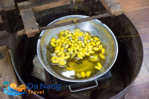 Hoi An Wellness Tour | Tra Que Vegetable Village, Cooking Class, Silk Village & Herbal Massage